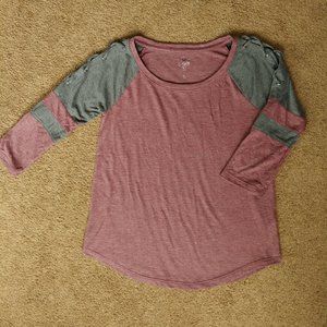 grey and burgundy three quarter length tee
